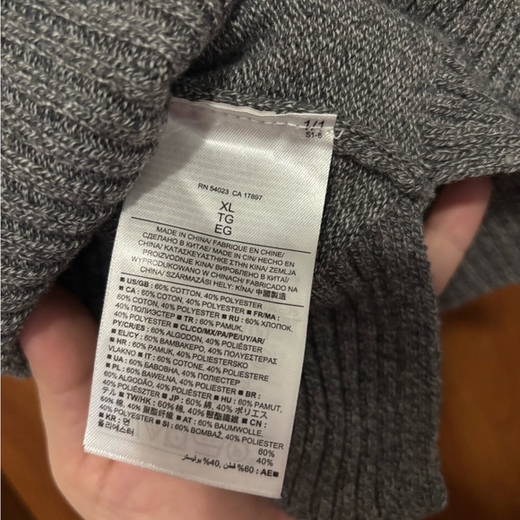 Banana Republic Gray Striped “Goodbye” Women's Sweater Short Sleeve - Picture 8 of 9